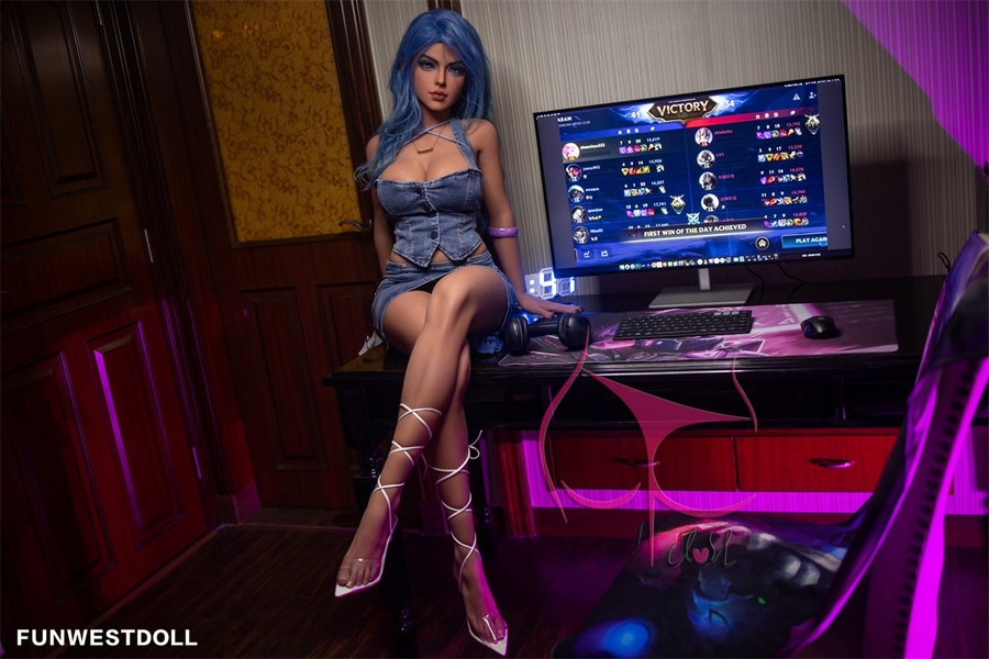 155cm F Cup TPE Petite Breasts Pink Blue Eyes Sex Doll Gallery 3