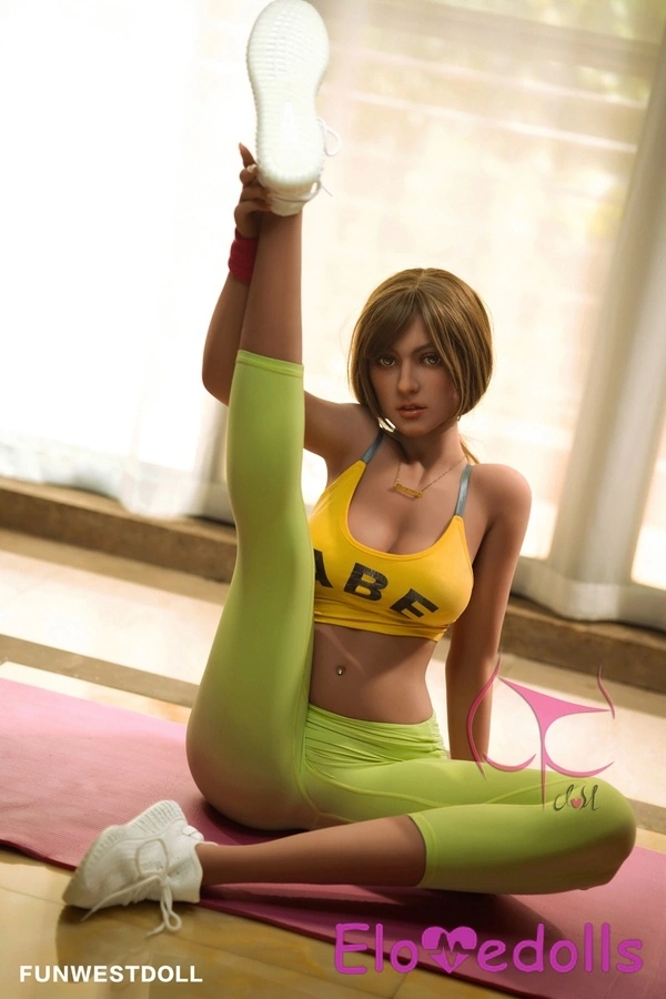 Poupée sexuelle 165 cm en TPE noir aux yeux ambrés et aux bonnets C, vue détaillée 9