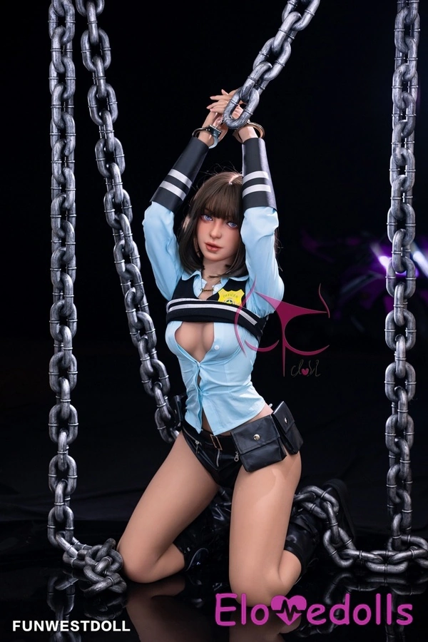 Detailní pohled na sex-panenku s košíčky C, TPE, 157 cm, drobná, s modrýma očima a tenkými rty, 5.