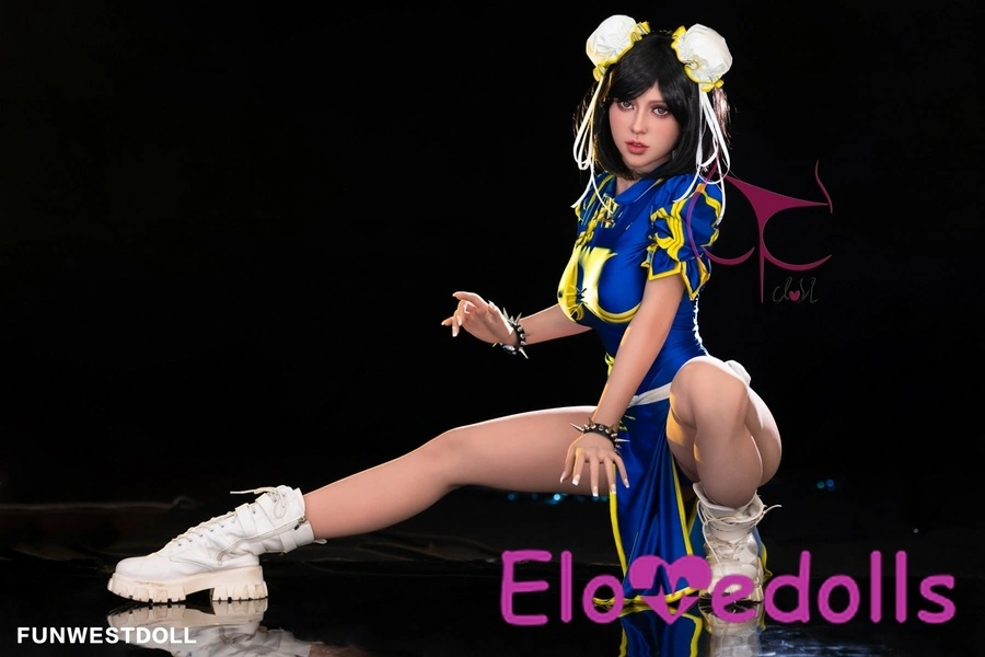 جزئیات عروسک جنسی سفید چشم آبی با لب‌های کامل از جنس TPE، سایز ۱۵۵ سانتی‌متر، مدل F Cup، نمای ۶