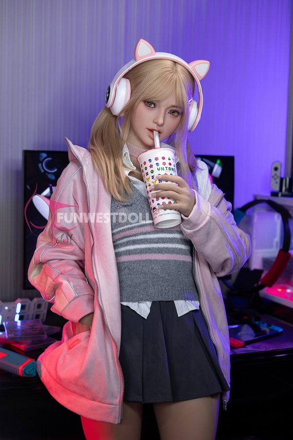 159cm A Cup TPE Petite Breasts Gray Eyes Sex Doll Gallery 8