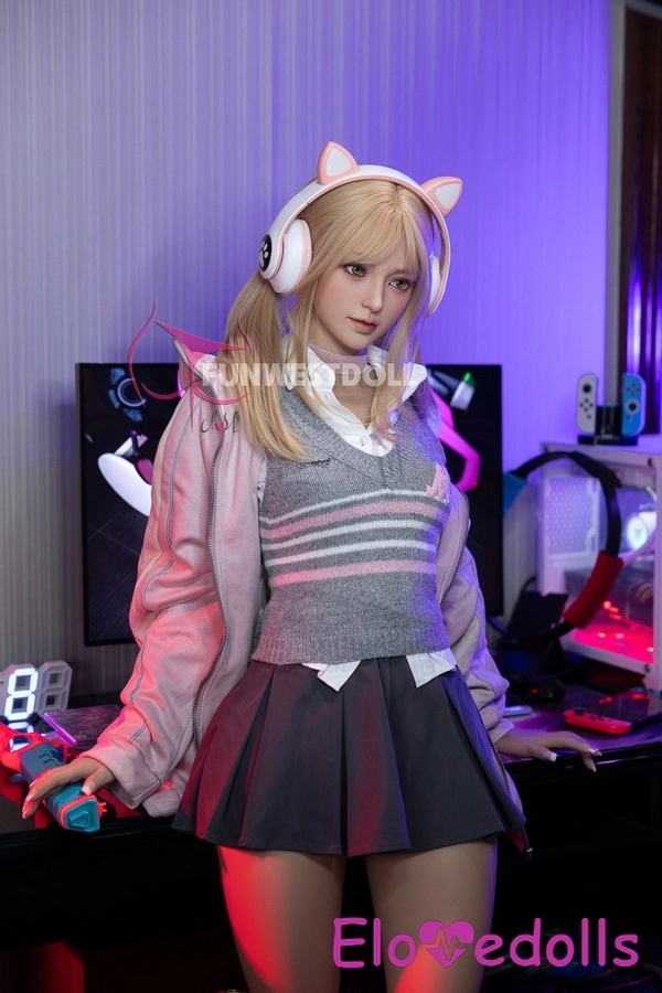 159cm A Cup TPE Gray Eyes Petite Breasts Blonde Sex Doll Detail View 3