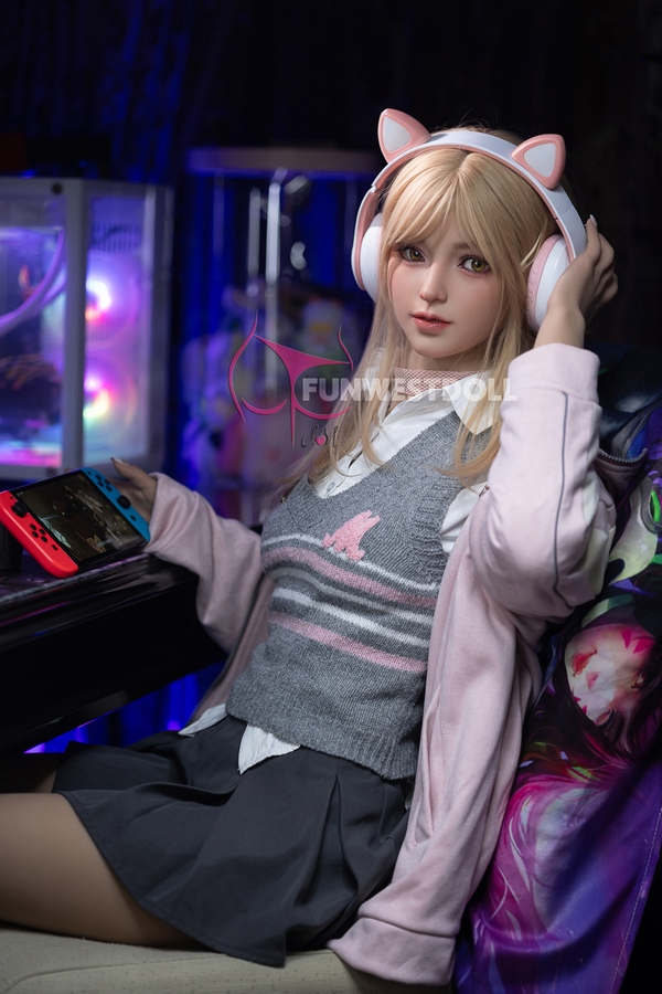 159cm A Cup TPE Petite Breasts Thin Lips Gray Eyes Sex Doll Detail View 6