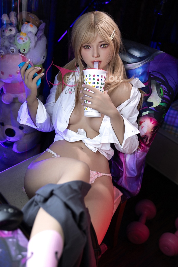 159cm A Cup TPE Petite Breasts Gray Eyes Blonde Sex Doll Detail View 13