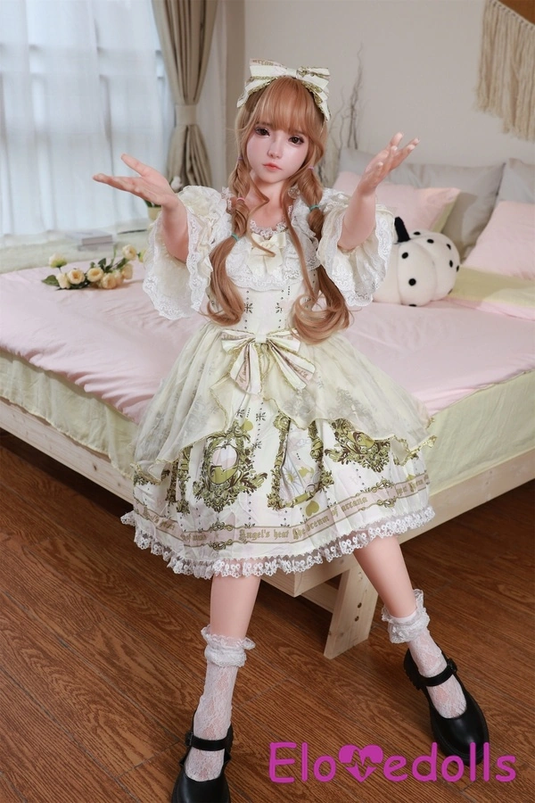 145 सेमी डी कप सिलिकॉन छोटे स्तन पतले होंठ सुनहरे बालों वाली मिनी सेक्स डॉल गैलरी 6