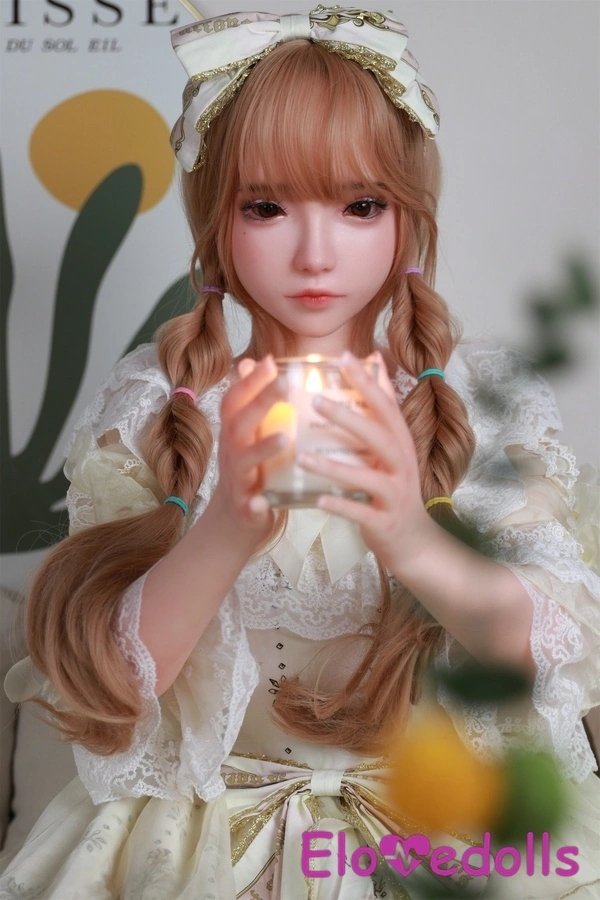 145 सेमी डी कप सिलिकॉन पेटिट छोटे स्तन गोरा मिनी सेक्स गुड़िया विवरण देखें 10