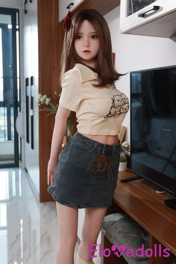 ตุ๊กตาเซ็กส์ญี่ปุ่น คัพ C สีน้ำตาลอ่อน ขนาด 148 ซม. ตาสีเหลืองอำพัน ริมฝีปากบาง