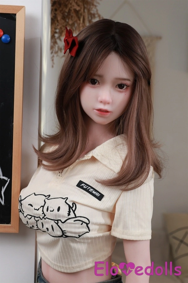 ตุ๊กตาเซ็กส์ญี่ปุ่นซิลิโคนคัพ C ขนาด 148 ซม. หน้าอกเล็ก ผมสีน้ำตาลเข้ม ริมฝีปากบาง ดูรายละเอียด 3