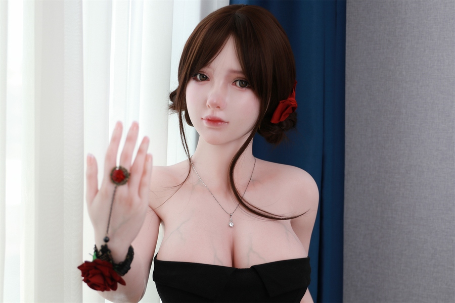 158cm B Cup Silicone Thin Lips Amber Eyes Petite Chinese Sex Doll Gallery 2