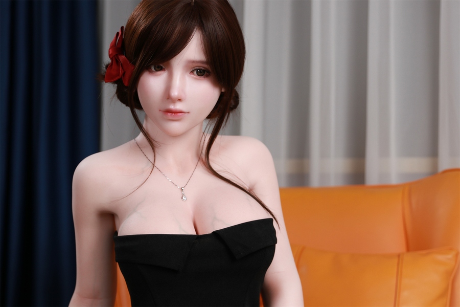 158cm B Cup Silicone Petite Brunette Amber Eyes Chinese Sex Doll Gallery 8