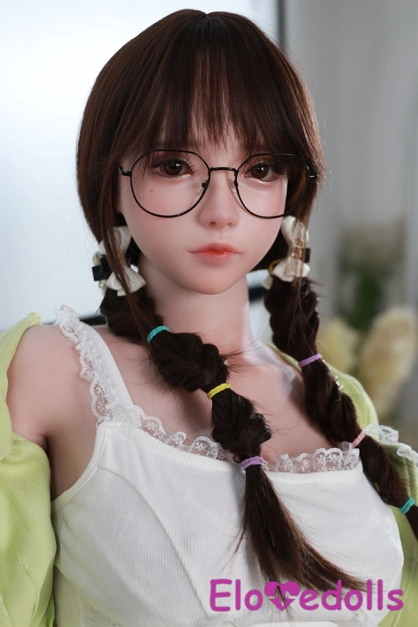 Boneka Seks Silikon Brunette Bibir Tipis Mungil Ukuran 158cm B Cup Seperti Asli