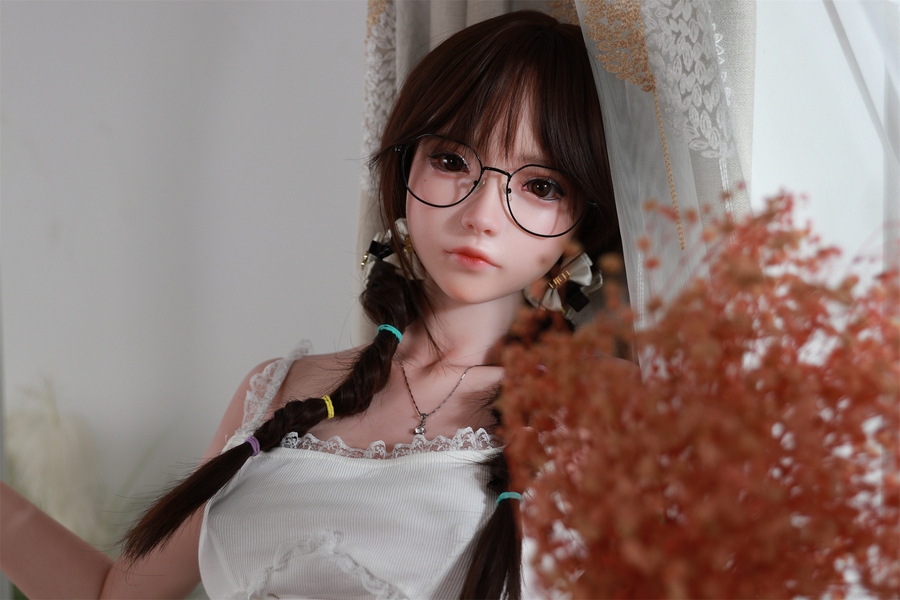 158cm B Cup Silicone Thin Lips Brunette Petite Lifelike Sex Doll Gallery 9