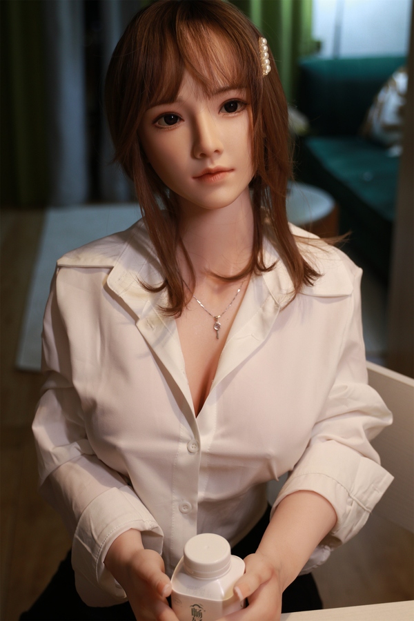 161cm F Cup Silicone Brunette Gray Eyes Thin Lips Real Doll Gallery 6