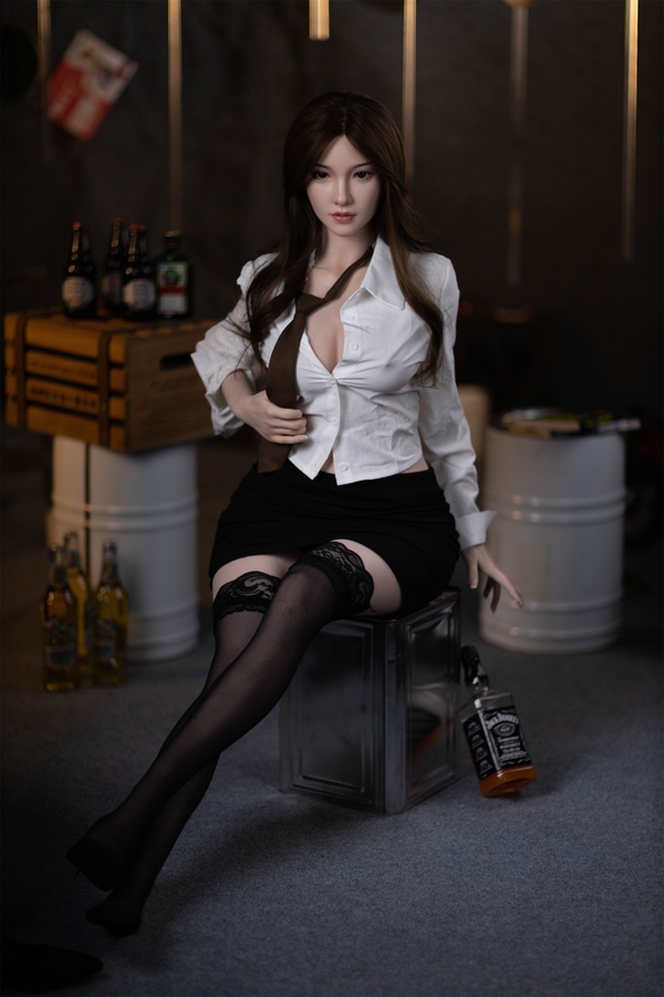 161cm F Cup Silicone Medium Breasts Voluptuous Gray Eyes Realistic Sex Doll Gallery 2