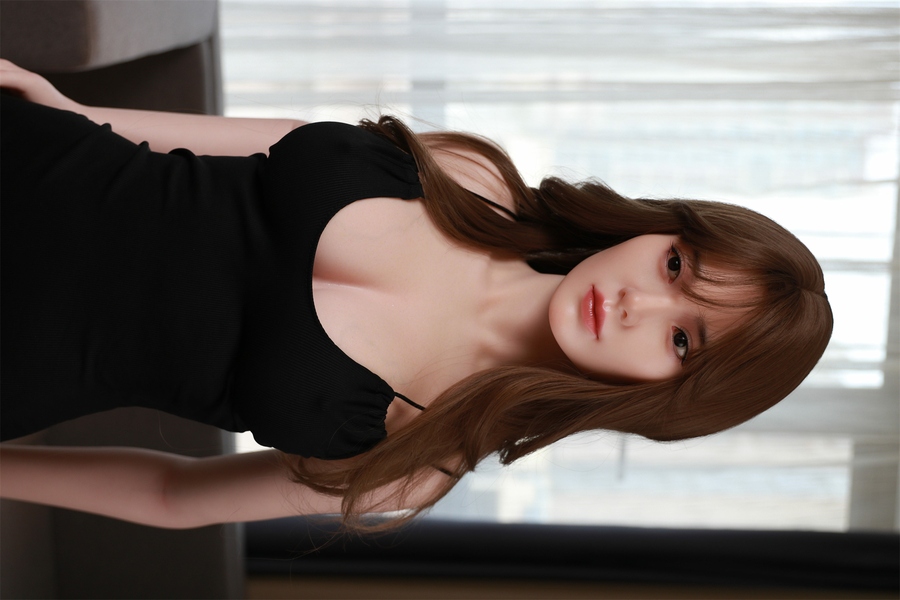 163cm F Cup Silicone Thin Lips Amber Eyes Brunette Realistic Sex Doll Detail View 1