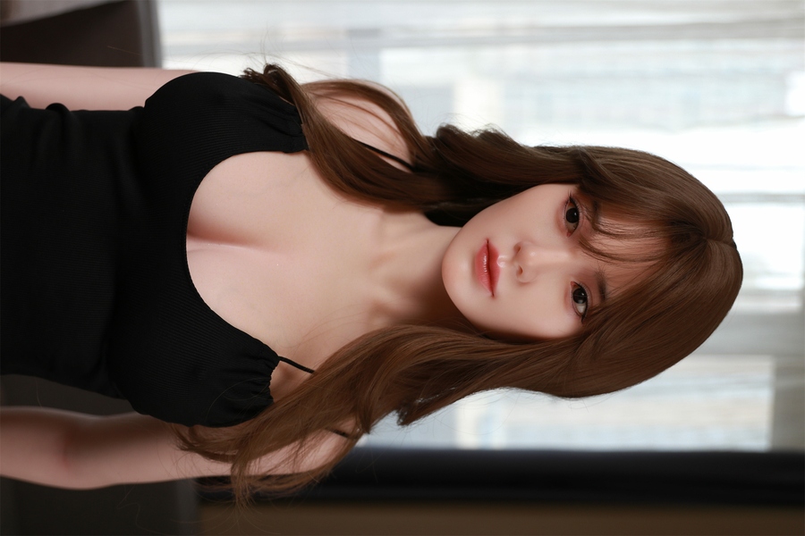 163cm F Cup Silicone Voluptuous Brunette Amber Eyes Realistic Sex Doll Detail View 3