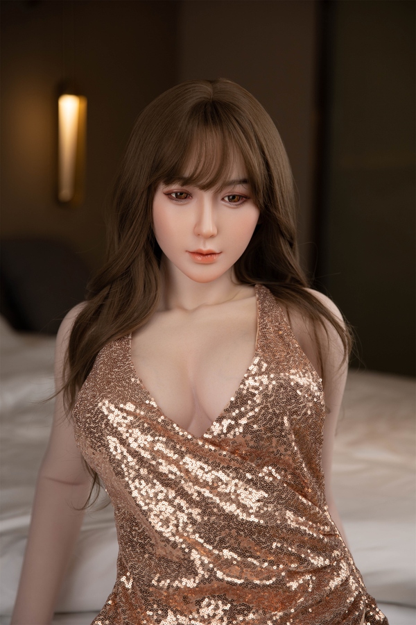 165cm C Cup Silicone Brunette Amber Eyes Petite Realistic Sex Doll Detail View 7