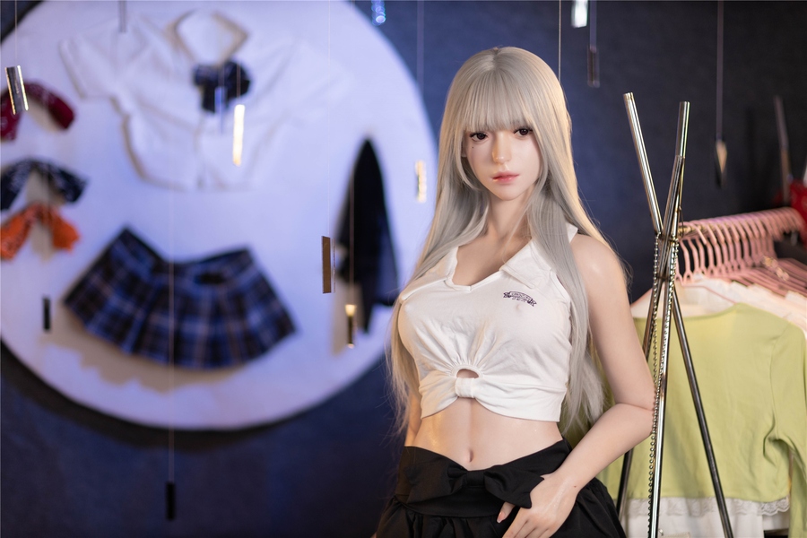 165cm C Cup Silicone Thin Lips Small Breasts Gray Eyes European Sex Doll Detail View 7