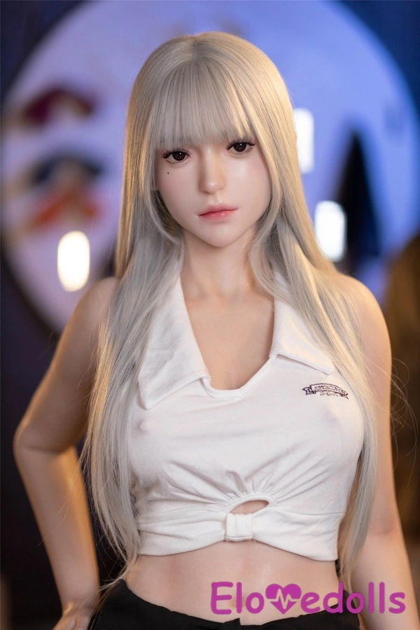 عروسک جنسی اروپایی سفید با کاپ سیلیکونی، چشم‌های خاکستری، سینه‌های کوچک، ۱۶۵ سانتی‌متر، نمای جزئیات ۱۲