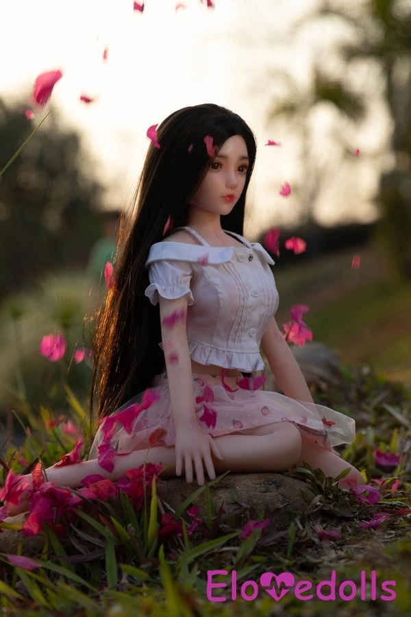 Μίνι κούκλα σεξ με μαύρο στήθος και σιλικόνη C Cup 65cm Λεπτομέρειες 9