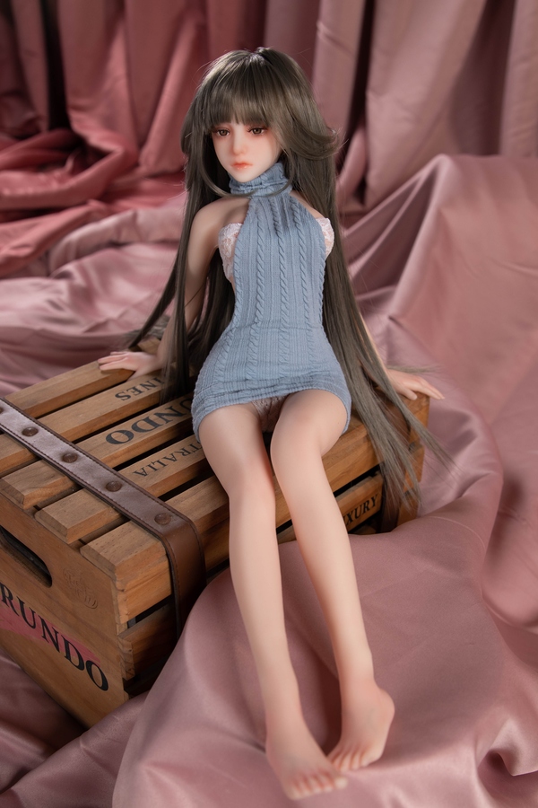 65cm C Cup Silicone Petite Gray Eyes Thin Lips Mini Sex Doll Detail View 5