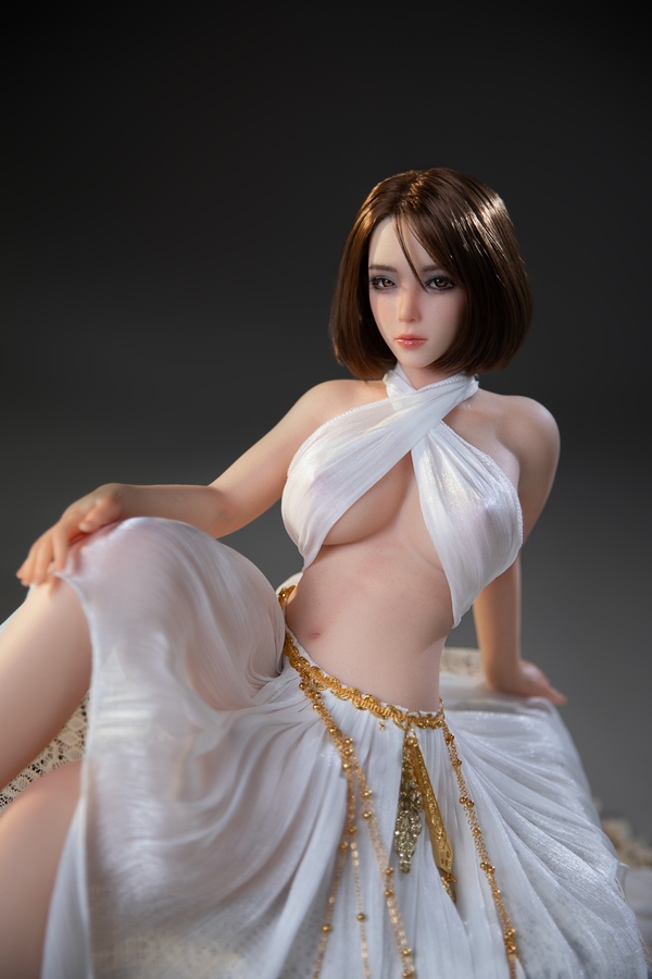 75cm C Cup Silicone Amber Eyes Brunette Voluptuous Lifelike Sex Doll Gallery 4