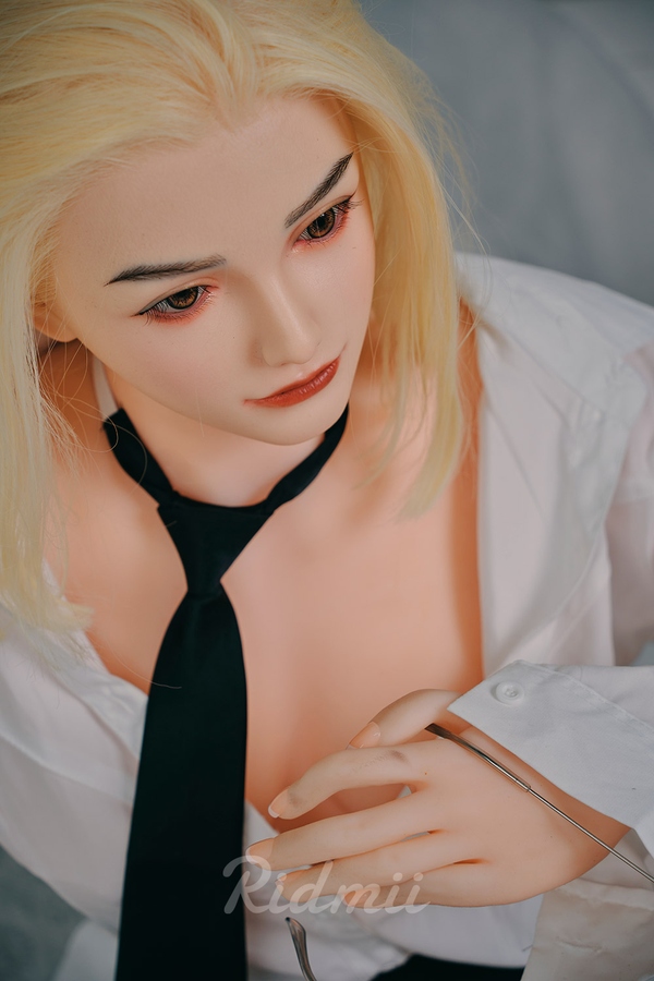 Full Lips Petite Gray Eyes Realistic Sex Doll Gallery 3