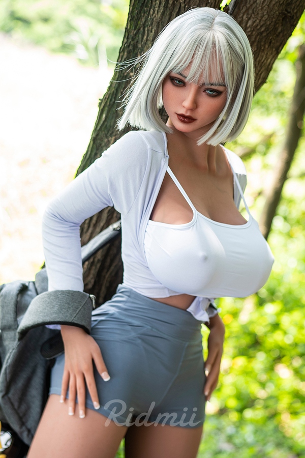 Gray Eyes Full Lips Voluptuous BBW Sex Doll Gallery 5