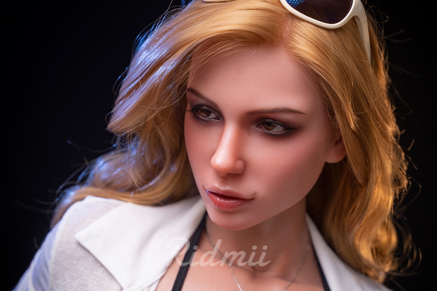 Brunette Thin Lips Petite Breasts Sex Doll Gallery 7