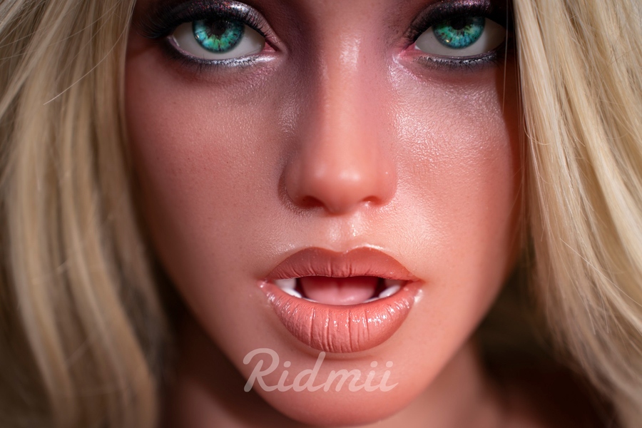 165cm E Cup Silicone Head & TPE Body Amber Eyes Thin Lips Small Breasts Big Booty Sex Doll Detail View 2