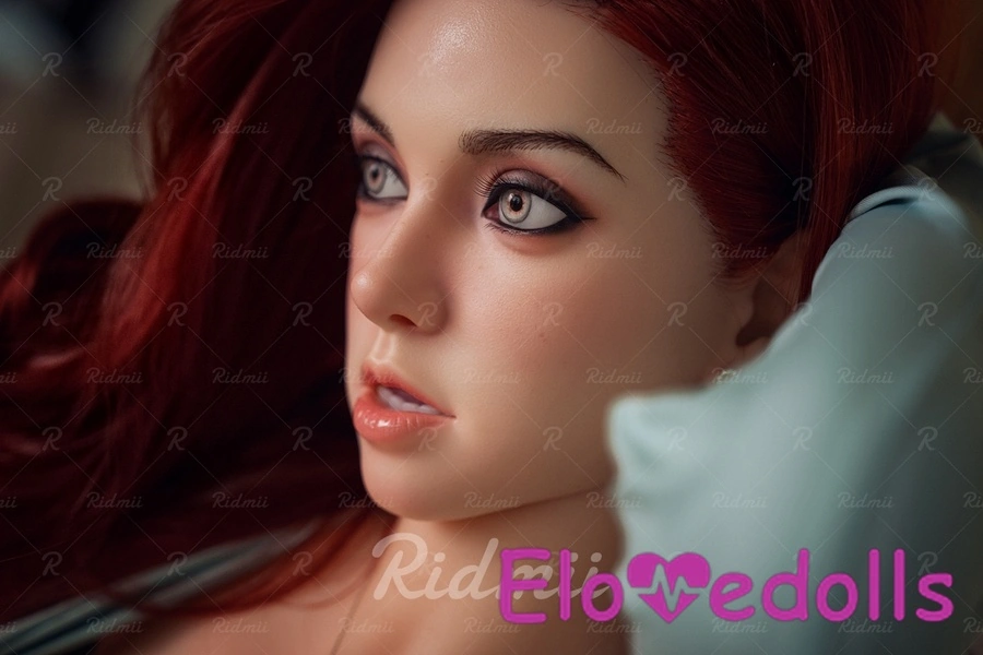 ตุ๊กตาเซ็กส์ซิลิโคนคัพ E ขนาด 161 ซม. หัวและลำตัว TPE หน้าอกเล็ก ดวงตาสีฟ้า ริมฝีปากบาง Gallery 2