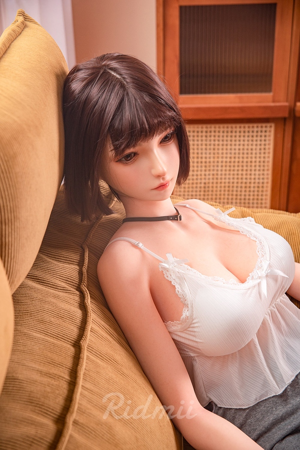 163cm G Cup Silicone Head & TPE Body Gray Eyes Petite Breasts Thin Lips Asian Sex Doll Detail View 3