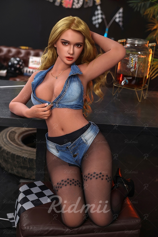 152cm D Cup Silicone Head & TPE Body Gray Eyes Voluptuous Full Lips European Sex Doll Gallery 6