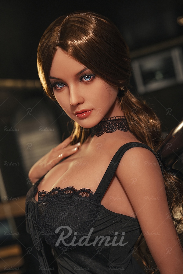 d49064 02 doll