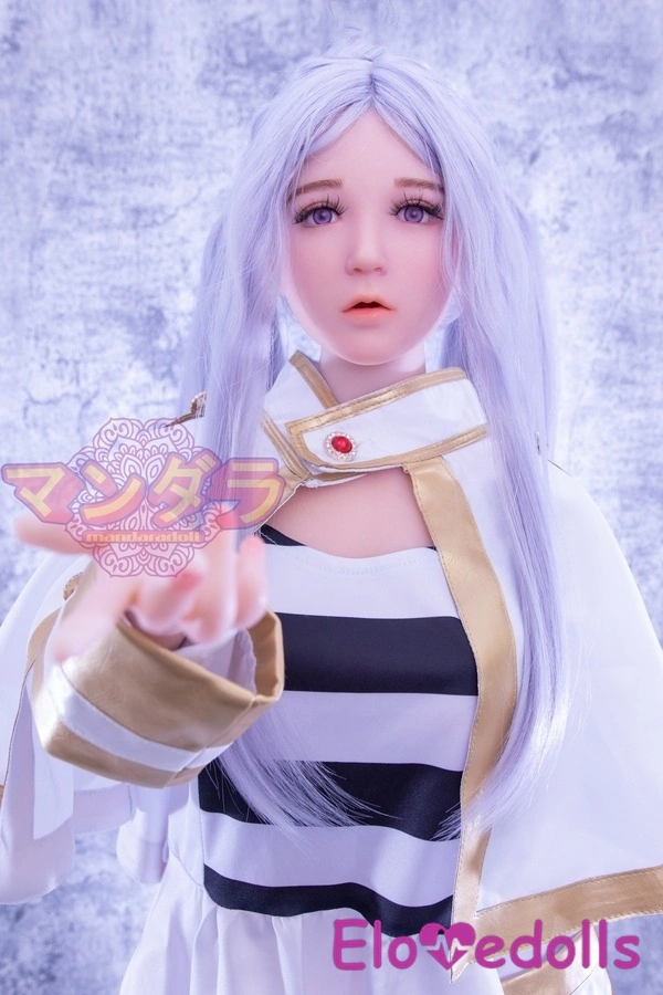 ตุ๊กตาเซ็กส์ซิลิโคน คัพ C สีขาว ตาสีฟ้า ริมฝีปากบาง ขนาด 106 ซม.