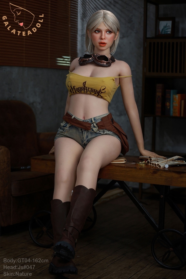 162cm E Cup Silicone Blonde Full Lips Hourglass Realistic Sex Doll Detail View 2