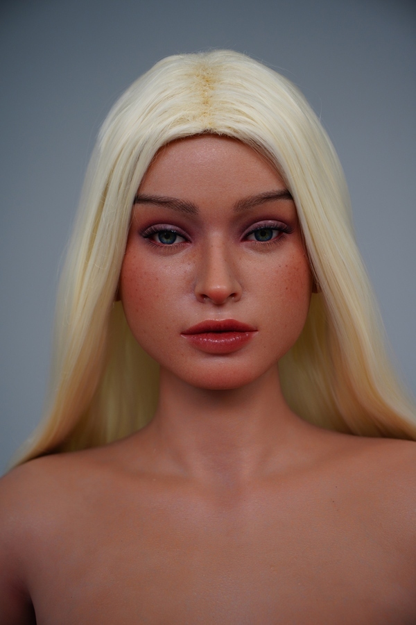 168cm E Cup Silicone Blonde Petite Breasts Amber Eyes Realistic Sex Doll Detail View 15
