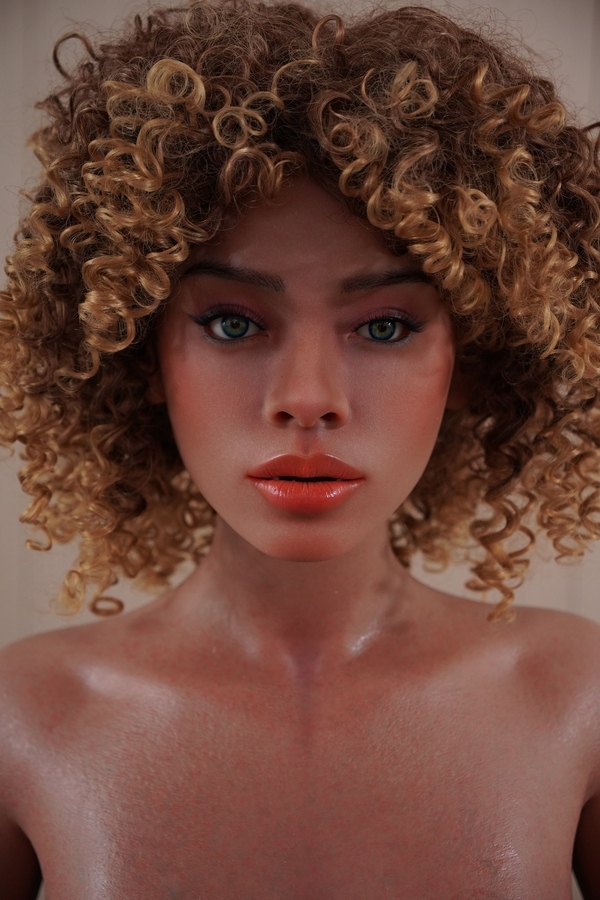 164cm E Cup Silicone Blonde Voluptuous Hazel Eyes Realistic Sex Doll Detail View 15