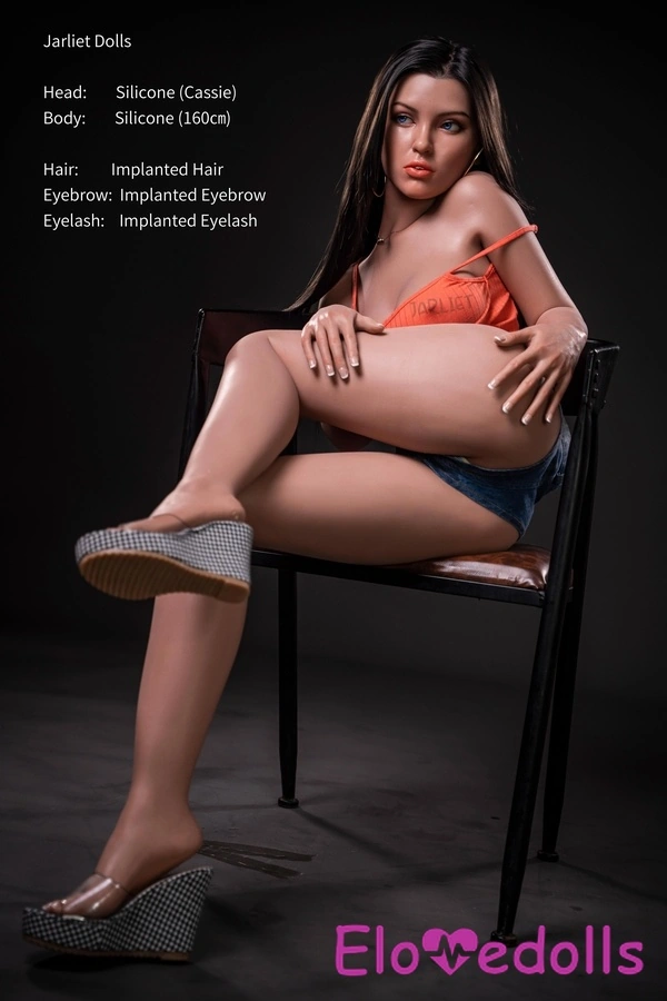 عروسک جنسی آسیایی ورزشی با سر سیلیکونی و بدن TPE از جنس کاپ E به طول ۱۶۰ سانتی‌متر، چشمان کهربایی مشکی، نمای جزئیات ۳