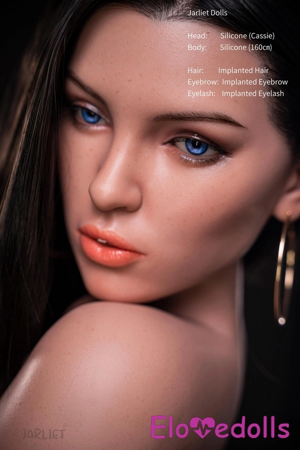 عروسک جنسی آسیایی ورزشی با سر سیلیکونی و بدن TPE از جنس کاپ E به طول ۱۶۰ سانتی‌متر، چشمان کهربایی مشکی، نمای جزئیات ۳