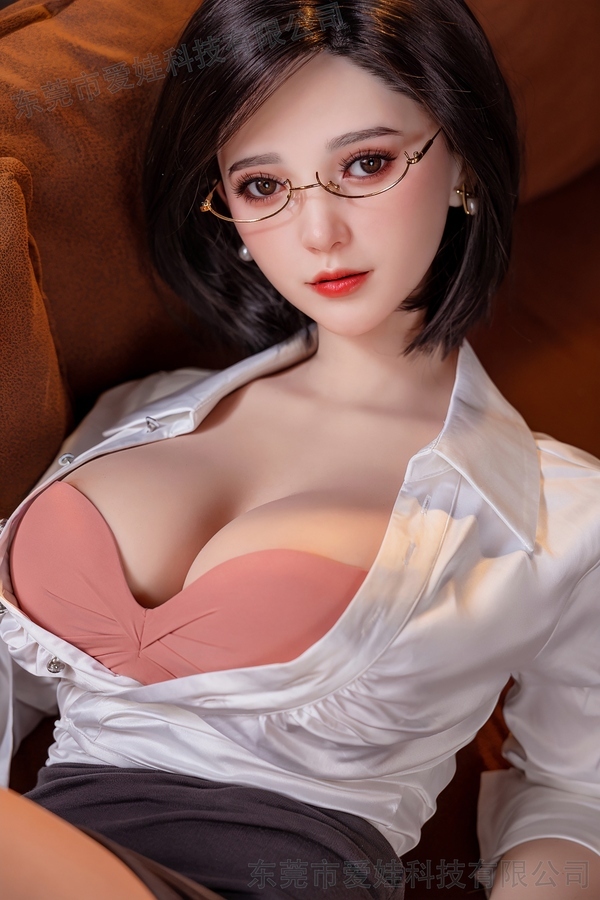 160cm E Cup TPE Black Petite Breasts Gray Eyes Fantasy Sex Doll Detail View 5