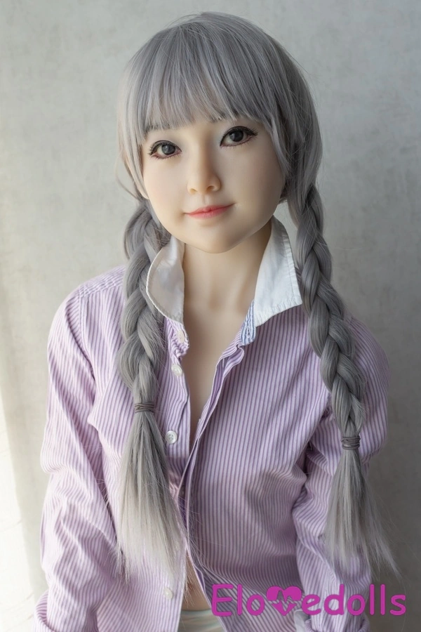 Κεφαλή σιλικόνης 143cm A Cup & σώμα TPE Μικρά στήθη Λεπτά χείλη Γκρίζα μάτια Λεπτομέρειες κούκλας σεξ για εφήβους Δείτε 5