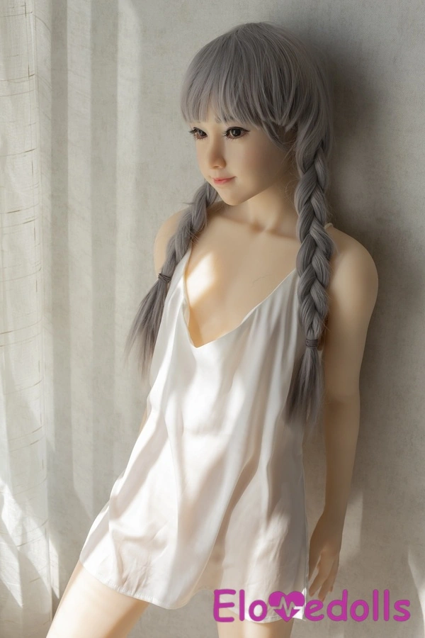 Κεφάλι σιλικόνης 143cm A Cup & σώμα TPE Petite στήθους γκρίζα μάτια ξανθιά έφηβη κούκλα σεξ λεπτομερειών προβολής 26
