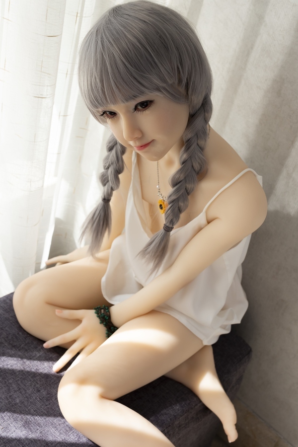 143cm A Cup Silicone Head & TPE Body Thin Lips Gray Eyes Blonde Teen Sex Doll Detail View 37