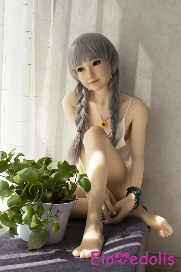 Κεφαλή σιλικόνης 143cm A Cup & σώμα TPE Λεπτά χείλη Μικρά στήθη Λεπτομέρειες κούκλας σεξ για εφήβους Δείτε 41
