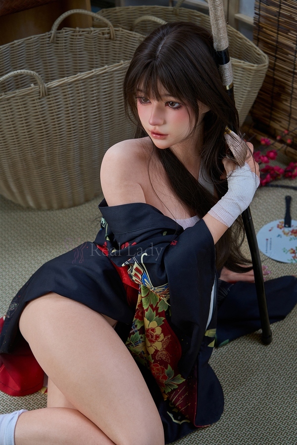 150cm E Cup Silicone Small Breasts Gray Eyes Thin Lips Asian Sex Doll Detail View 4