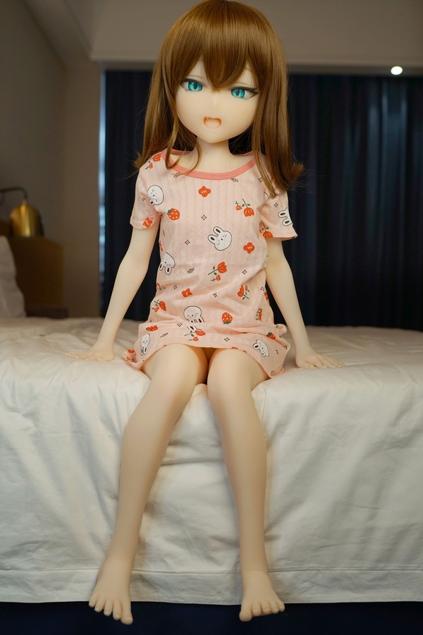 110cm A Cup TPE Amber Eyes Petite Thin Lips Mini Sex Doll Product