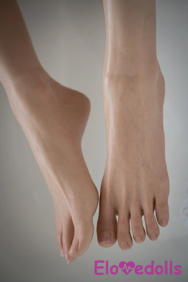 Boneca adulta MZR de silicone, 169 cm, tamanho F (vista detalhada).