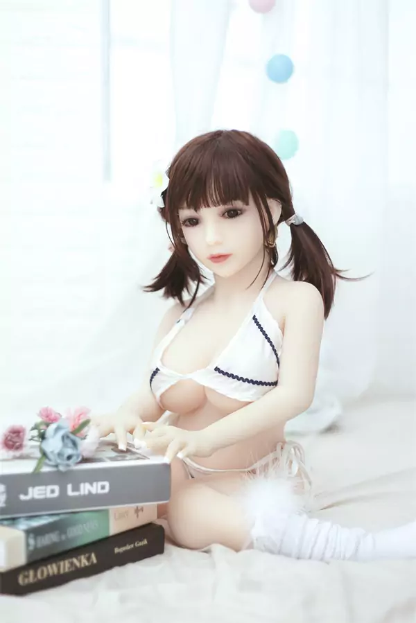 mini poupée de sexe gros seins