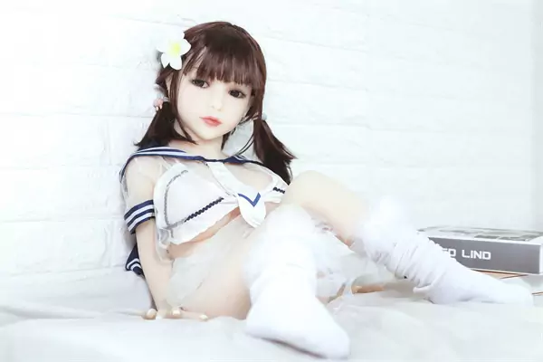 mini poupée de sexe gros seins